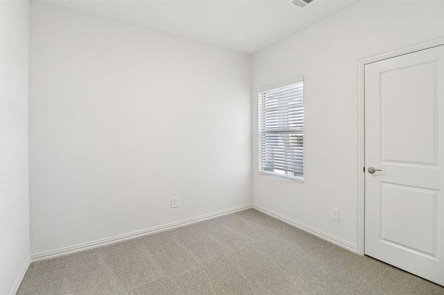 Spacious, unfurnished interior of a new home in Lakehaven - Spring Series, Farmersville (Image 17).