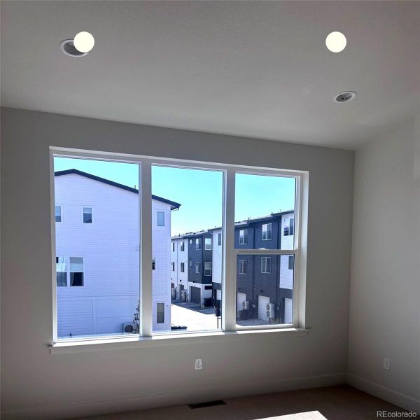 Spacious, unfurnished interior of a new home in , Denver (Image 7).