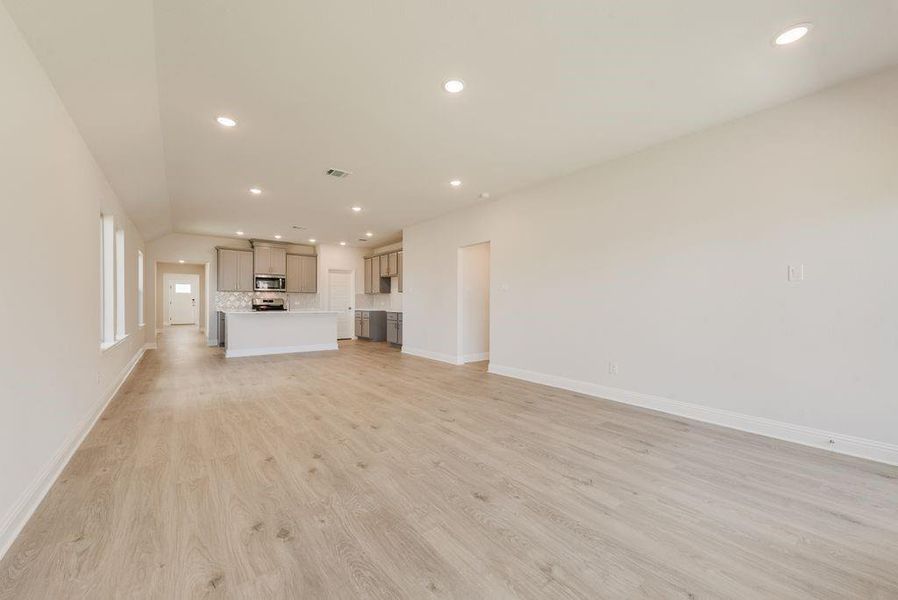 Spacious, unfurnished interior of a new home in Walden Pond, Forney (Image 15). Spacious, unfurnished interior of a new home in Walden Pond, Forney (Image 15).