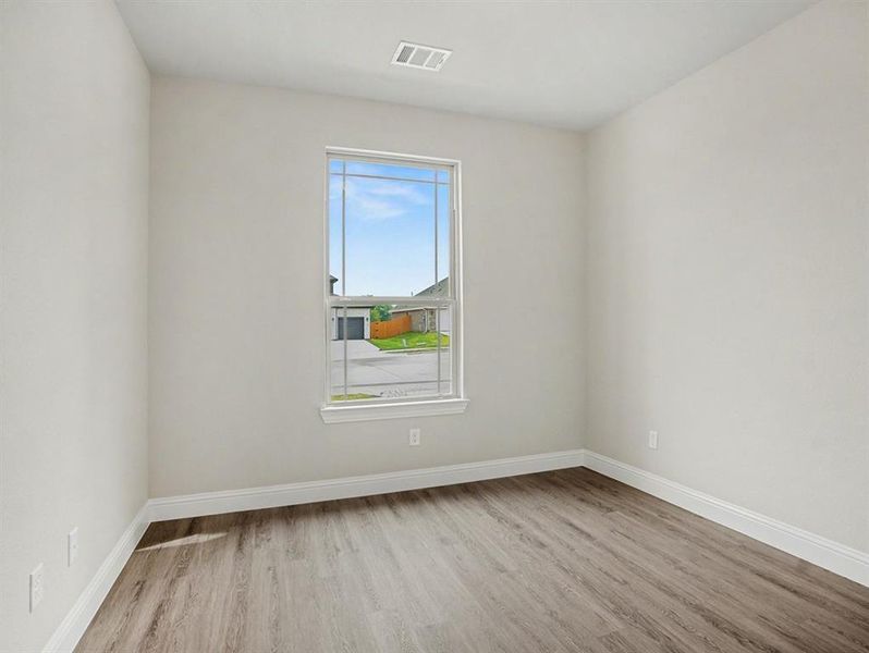 Spacious, unfurnished interior of a new home in Cole Crossing Estates, DeSoto (Image 11).
