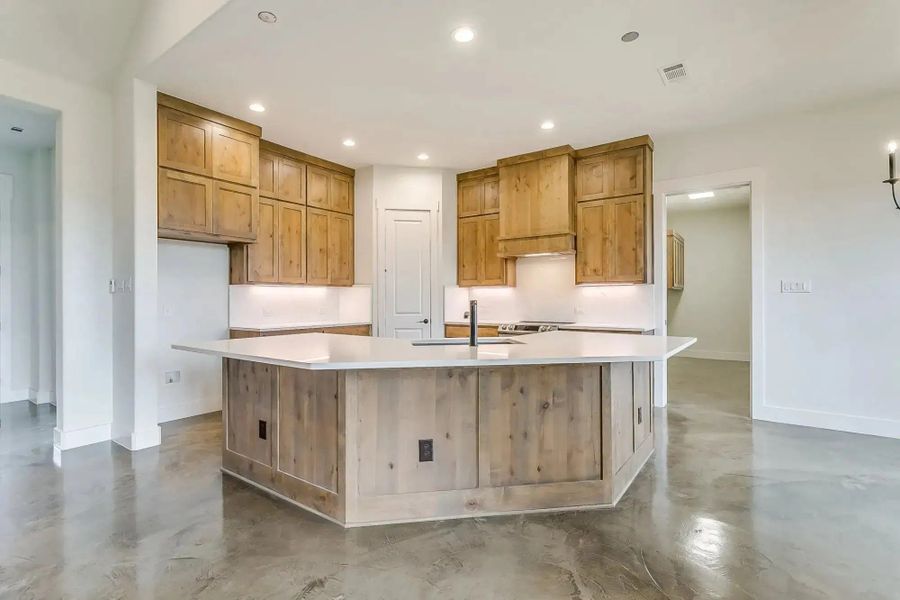 Representative furnished interior of a home built from the The Finley by Elmwood Custom Homes in Byrum Ranch, Maypearl (Image 43).