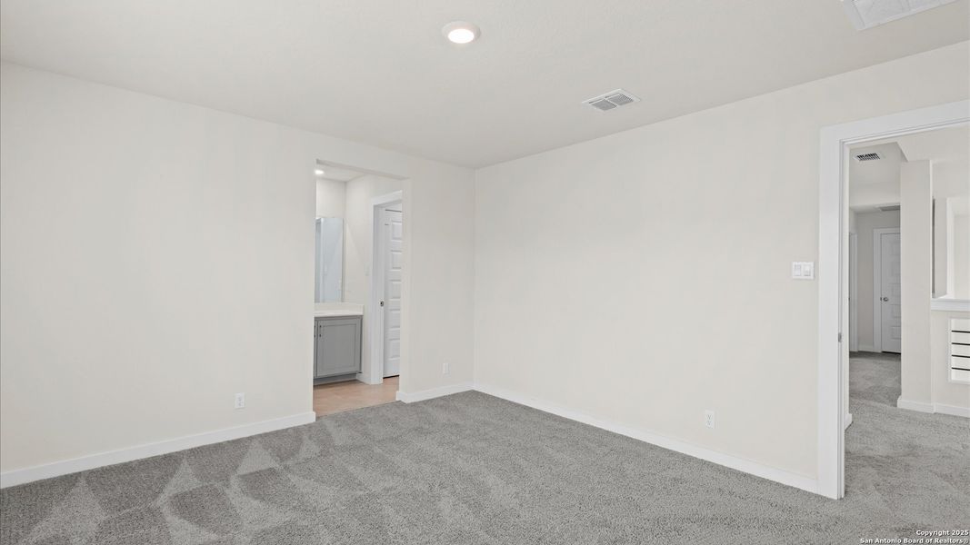 Spacious, unfurnished interior of a new home in Meyer Ranch, New Braunfels (Image 19). Spacious, unfurnished interior of a new home in Meyer Ranch, New Braunfels (Image 19).