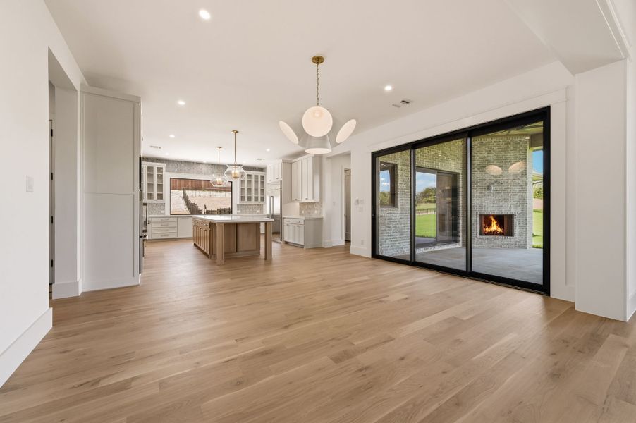 Spacious, unfurnished interior of a new home in Fleming Pointe, Fort Worth (Image 38).