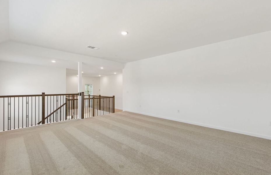 Spacious, unfurnished interior of a new home in Mavera, Conroe (Image 27).