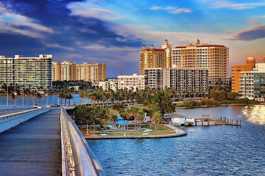 Condo located in Sarasota, FL showcasing its design and architecture (Image 7).