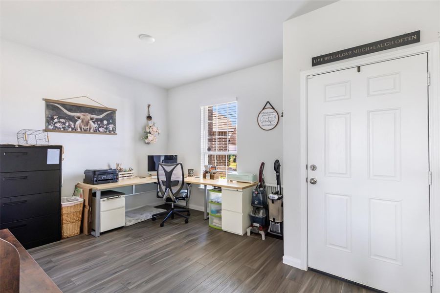Furnished interior view inside a new home in Granger Pines, Conroe (Image 30).
