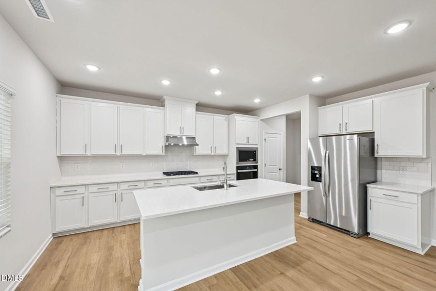 12-web-or-mls-Raleigh - Oak Manor - 536