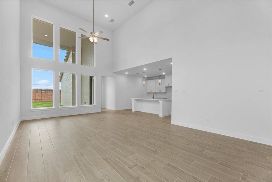 Representative image. Features, specifications, selections and colors may vary. Representative image. Features, specifications, selections and colors may vary.