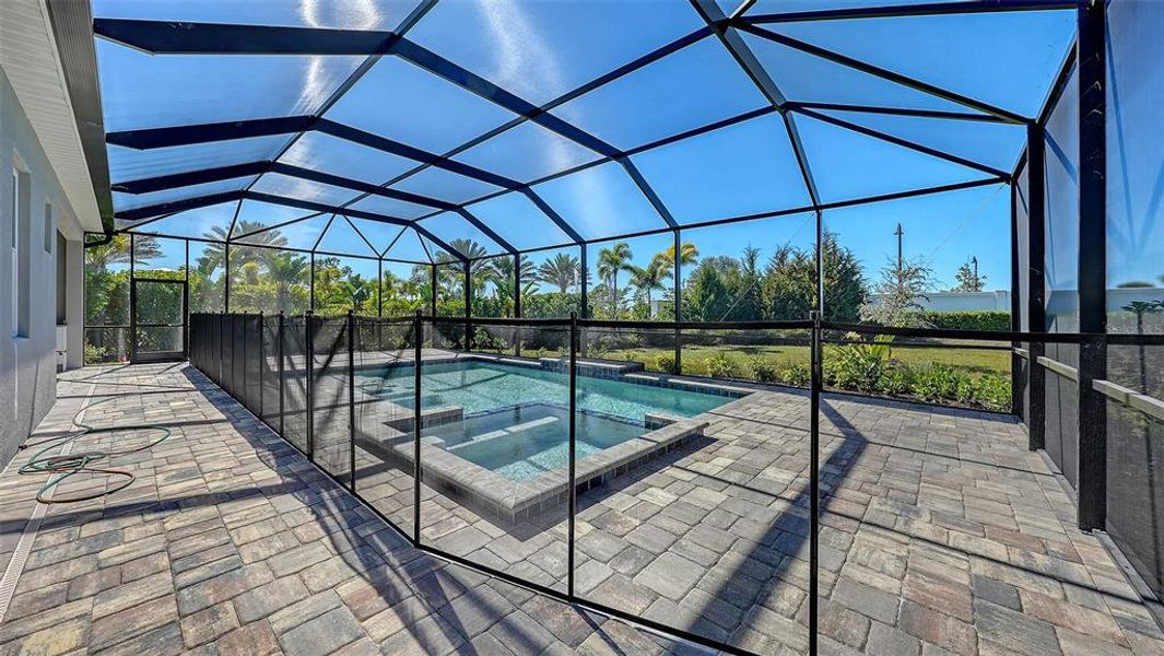 Exterior details and patio area of a home in , Venice (Image 23).