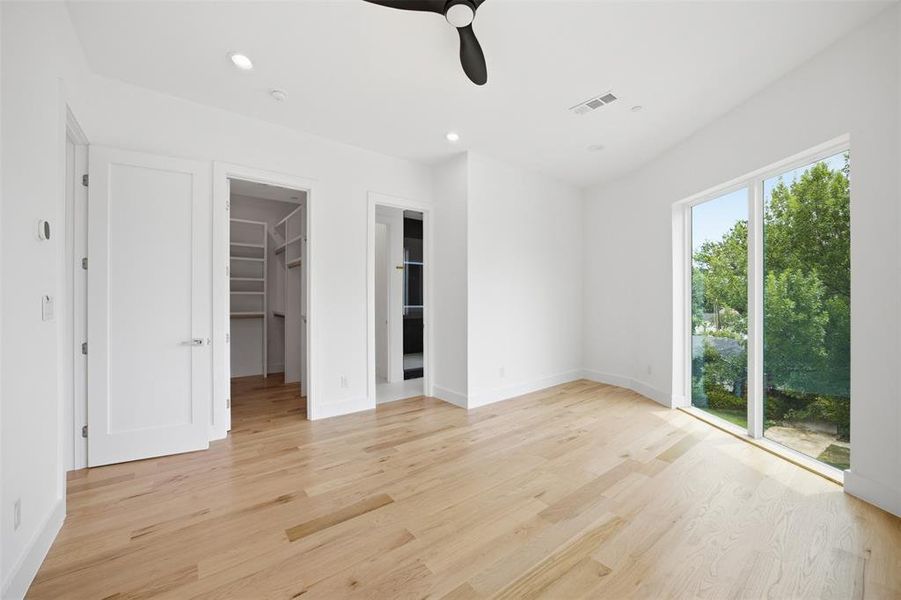 Spacious, unfurnished interior of a new home in , Dallas (Image 18).