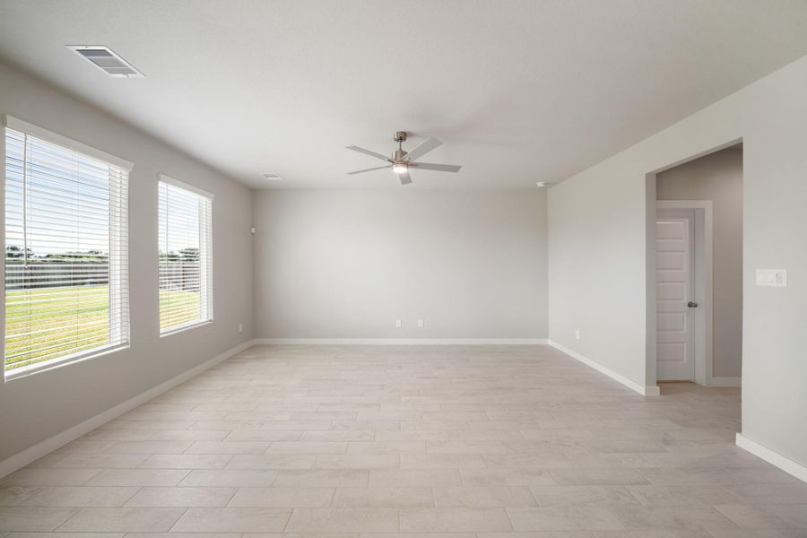 Spacious, unfurnished interior of a new home in Grand Oaks Village, Houston (Image 13). Spacious, unfurnished interior of a new home in Grand Oaks Village, Houston (Image 13).