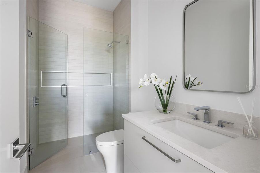 Furnished interior view inside a new home in , Sarasota (Image 27).