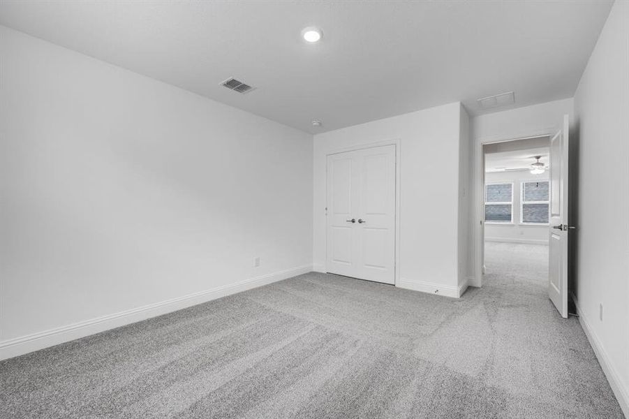 Spacious, unfurnished interior of a new home in South Oak 60s, Lakewood Village (Image 18). Spacious, unfurnished interior of a new home in South Oak 60s, Lakewood Village (Image 18).