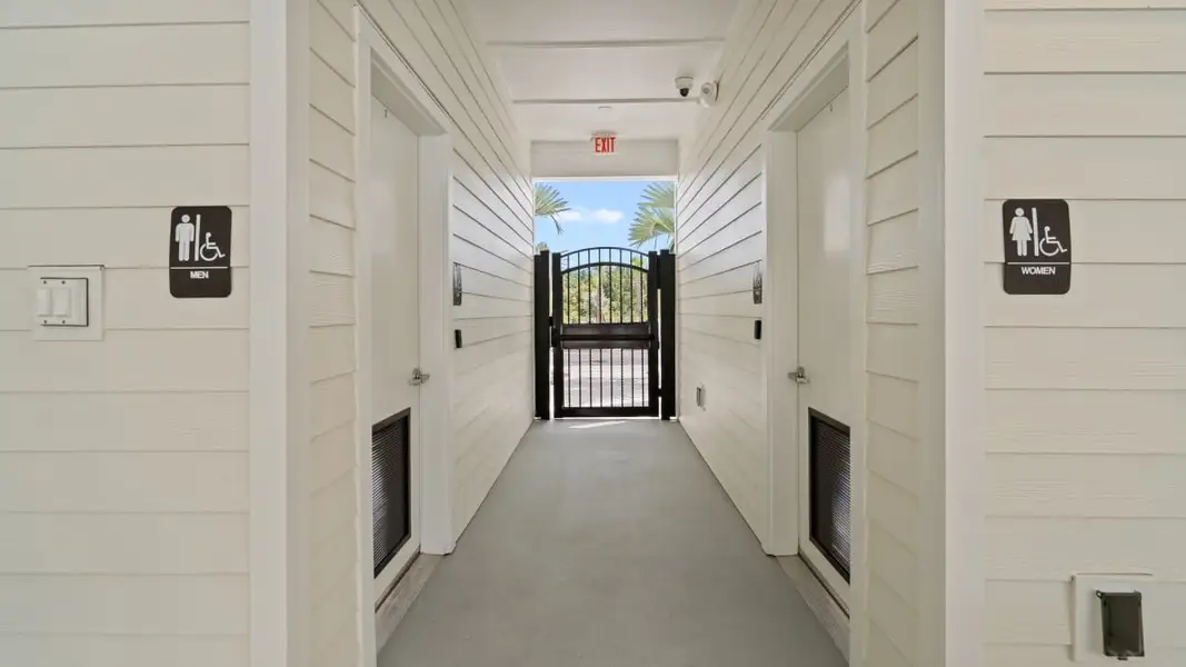 Exterior details and patio area of a home in Colbert Landings, Palm Coast (Image 4).