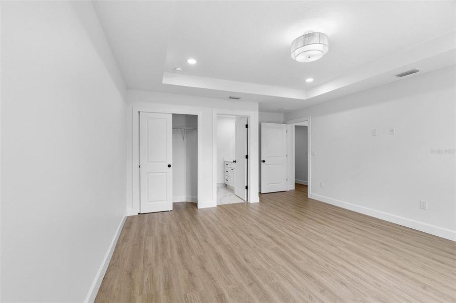 Spacious, unfurnished interior of a new home in , Port Charlotte (Image 19).