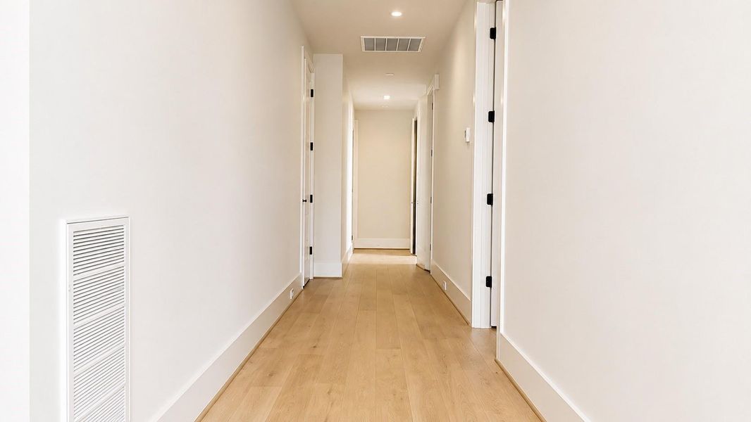Spacious, unfurnished interior of a new home in , Houston (Image 19).