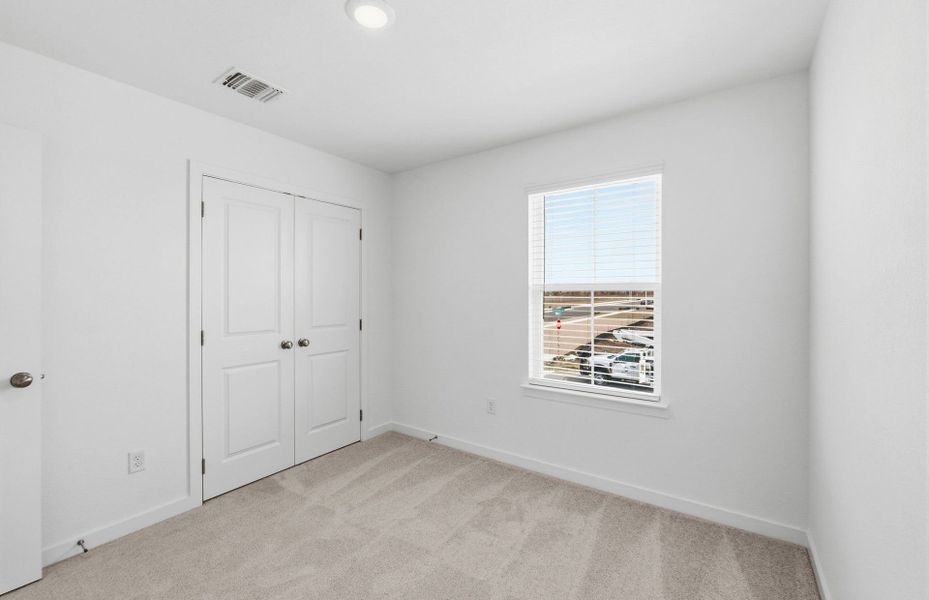 Spacious, unfurnished interior of a new home in Vantage, San Marcos (Image 17).