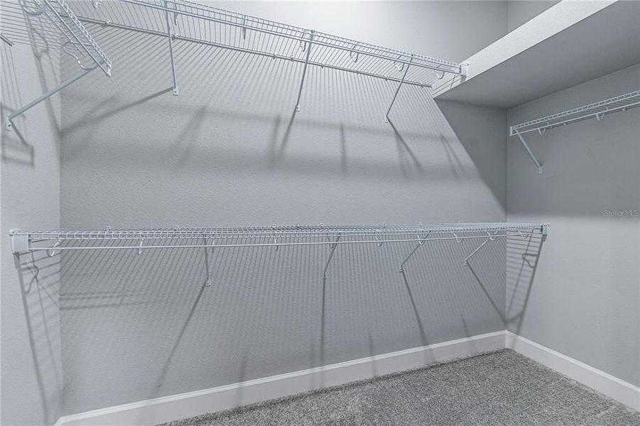 Walk-in Closet Walk-in Closet