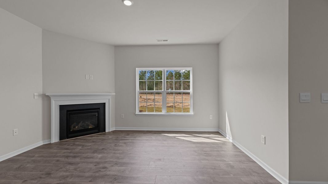 Spacious, unfurnished interior of a new home in West New Bern, New Bern (Image 14).
