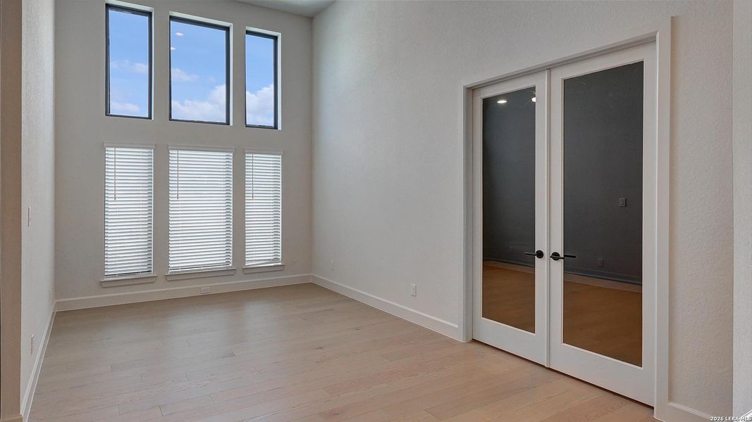 Spacious, unfurnished interior of a new home in George's Ranch, Boerne (Image 18).