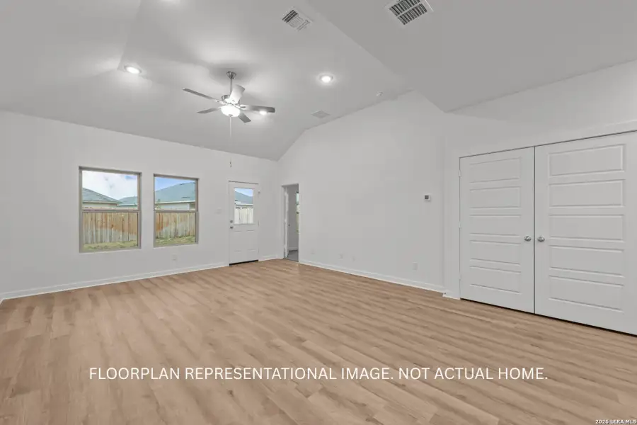 Spacious, unfurnished interior of a new home in Winding Brook, San Antonio (Image 14).