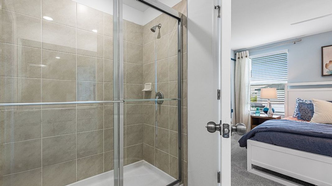 T H02 Bennett Owners Bath 1of2 6 12 25