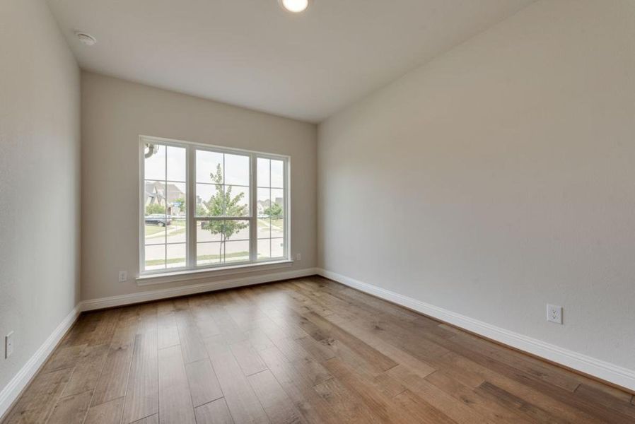 Representative unfurnished interior of a home built from the Brandonwood by Grand Homes in Edgewater, Fate (Image 21).