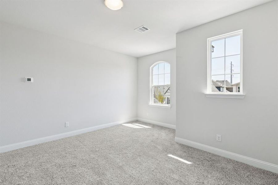 Spacious, unfurnished interior of a new home in Venetian, Celina (Image 23).