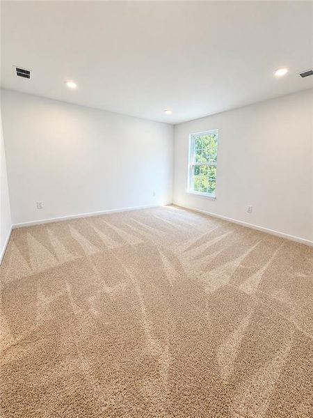Spacious, unfurnished interior of a new home in Crossvine Estates, Braselton (Image 5).