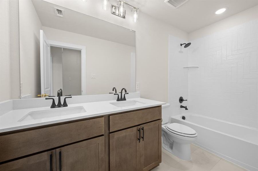 1214 Laurel- Bathroom-2