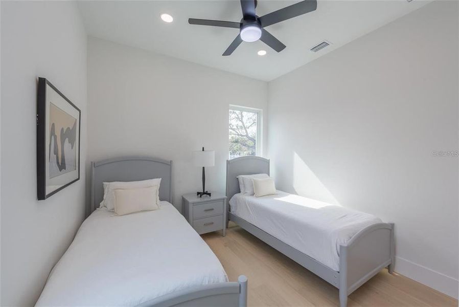 Furnished interior view inside a new home in , Sarasota (Image 61).