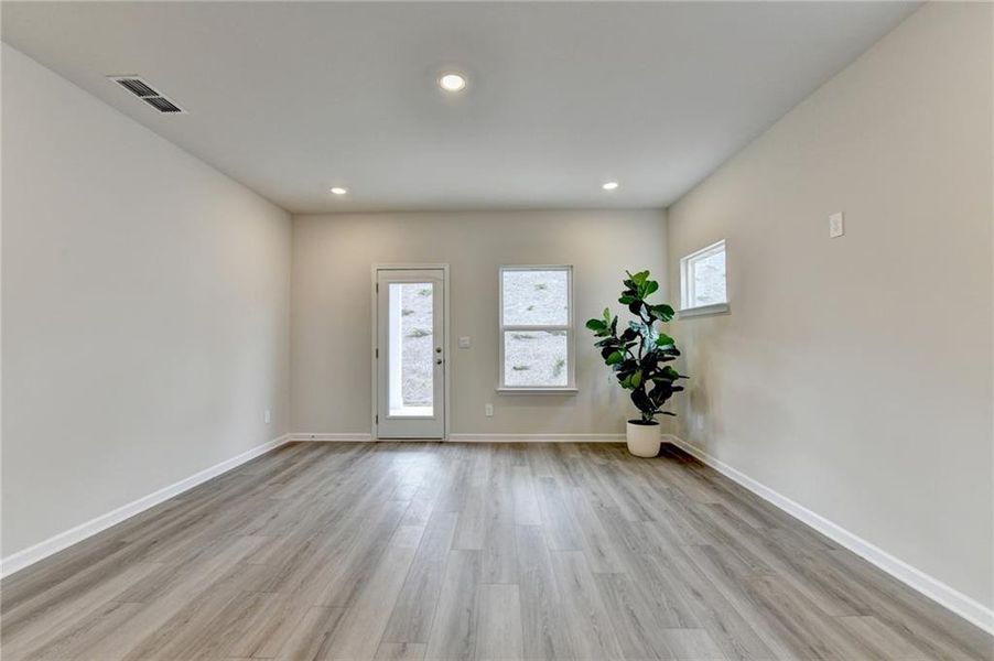Spacious, unfurnished interior of a new home in , Lawrenceville (Image 49).