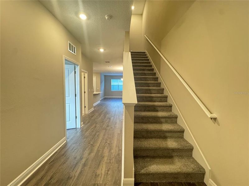 Spacious, unfurnished interior of a new home in , Winter Garden (Image 15).
