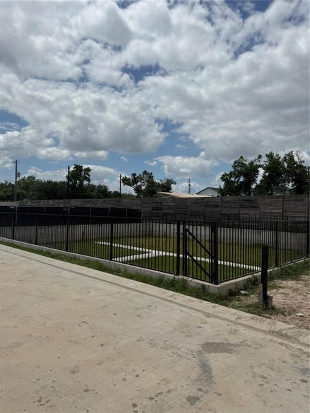 Community amenities in , Houston (Image 15).