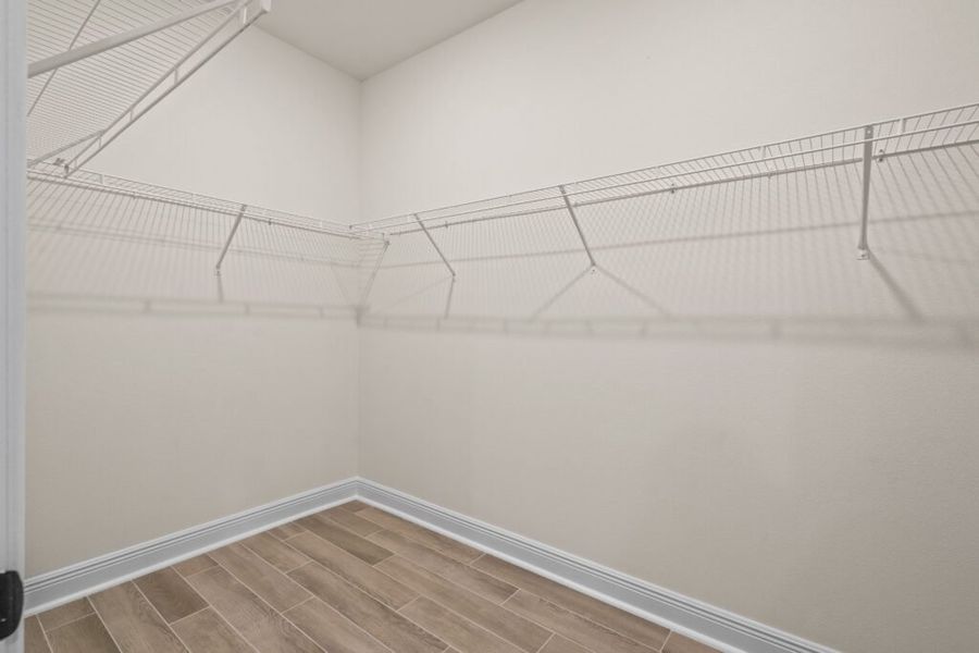 Spacious, unfurnished interior of a new home in Natureview, Freeport (Image 31).