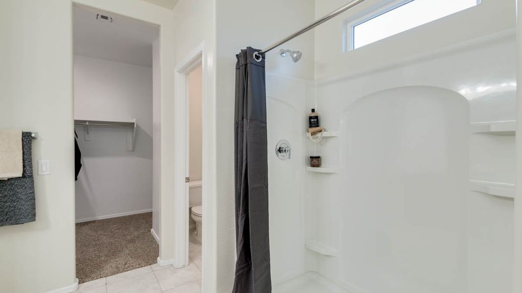 Representative furnished interior of a home built from the Hummingbird by D.R. Horton in Rio Rancho Estates, Surprise (Image 31). Representative furnished interior of a home built from the Hummingbird by D.R. Horton in Rio Rancho Estates, Surprise (Image 31).