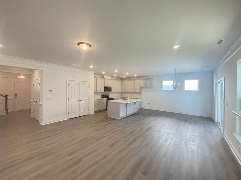 Spacious, unfurnished interior of a new home in Daniel Farms, Benson (Image 13).