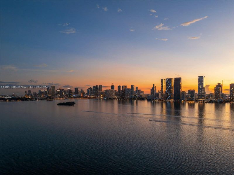 Natural landscape and outdoor views near Aria Reserve in Miami (Image 48).