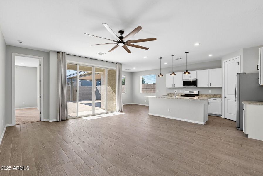 15_11233_E_Upton_Ave65_mls