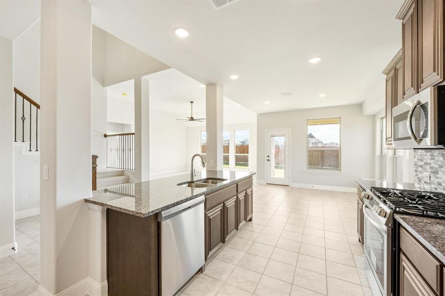 Furnished interior view inside a new home in Sunset Ridge, Alvarado (Image 13). Furnished interior view inside a new home in Sunset Ridge, Alvarado (Image 13).
