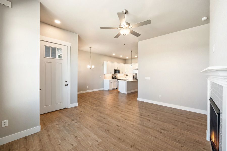 Spacious, unfurnished interior of a new home in The Lakes at Centerra, Loveland (Image 12).