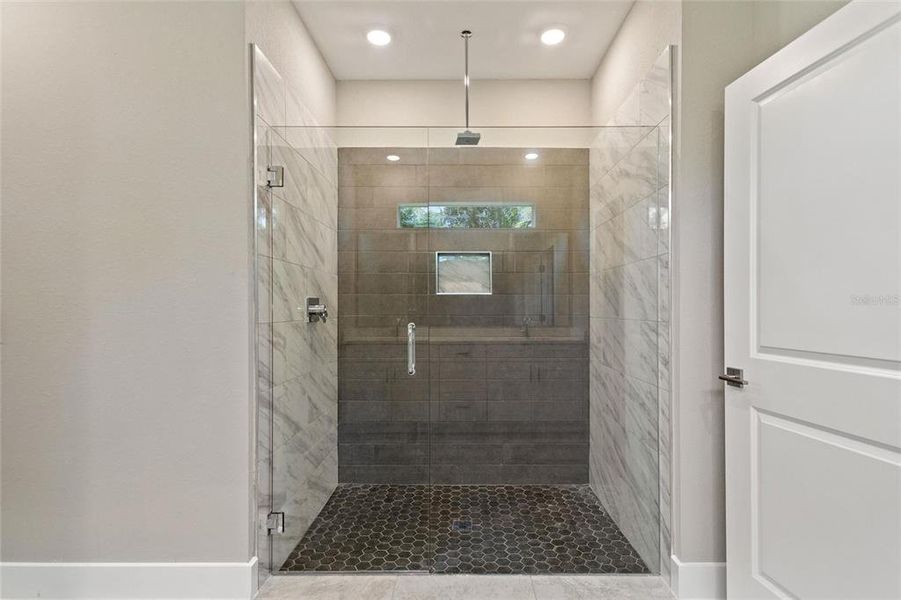 Furnished interior view inside a new home in , Arcadia (Image 9).