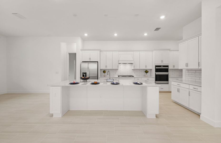 Center island and tons of storage Center island and tons of storage