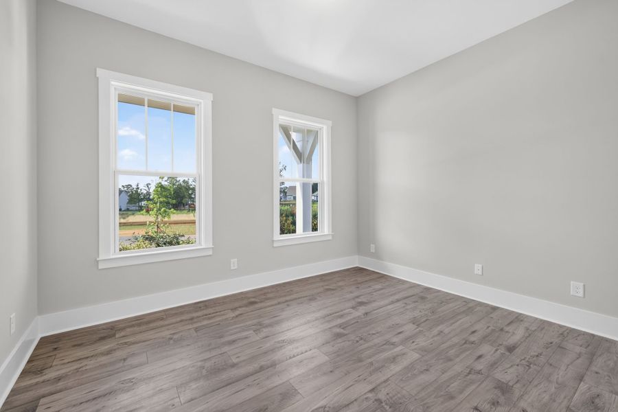 Spacious, unfurnished interior of a new home in Edgewater - Harbor Pointe, Lancaster (Image 23).