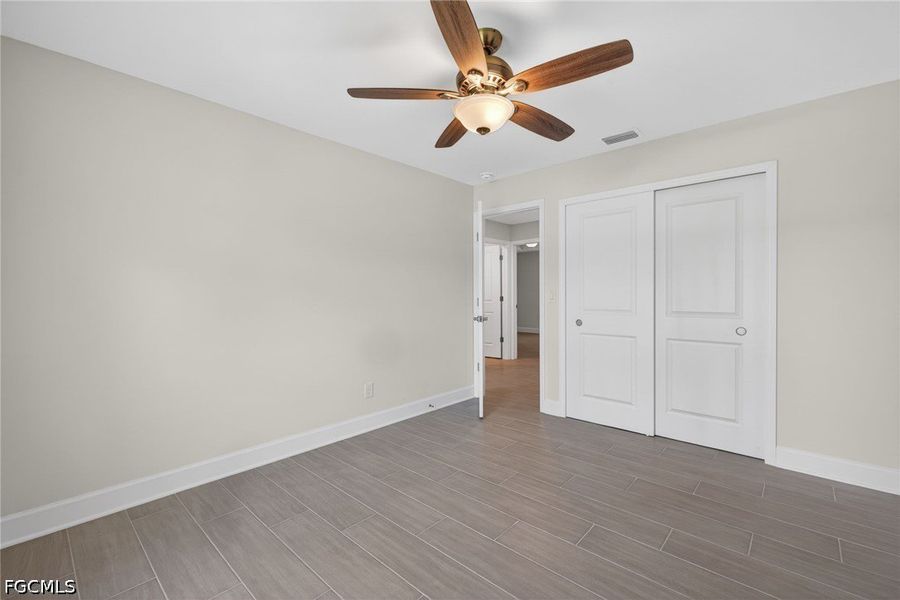 Spacious, unfurnished interior of a new home in Cape Coral, Cape Coral (Image 17).