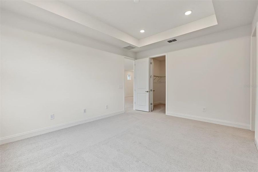 Spacious, unfurnished interior of a new home in Tamarack at Two Rivers, Zephyrhills (Image 15).