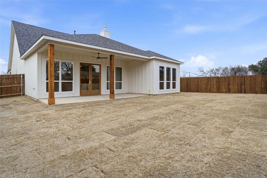 Exterior details and patio area of a home in , Roanoke (Image 3).