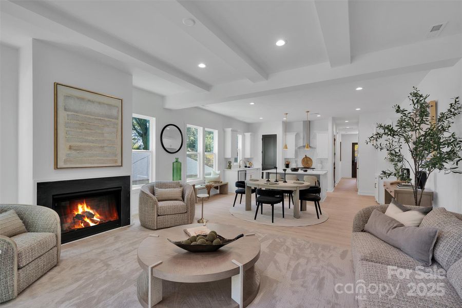 5615 Lantana living area