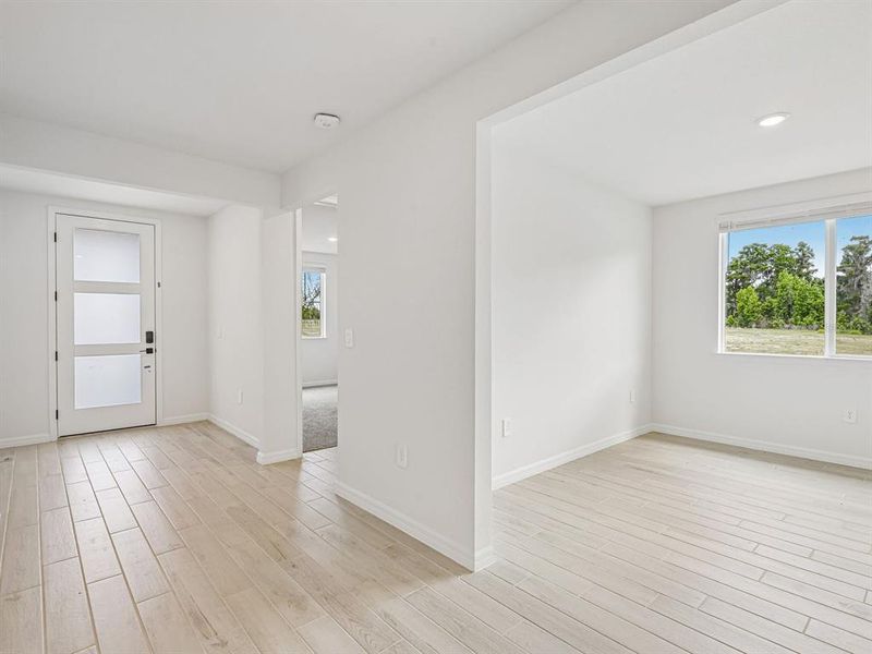 Spacious, unfurnished interior of a new home in Two Rivers - Signature Series, Zephyrhills (Image 17).