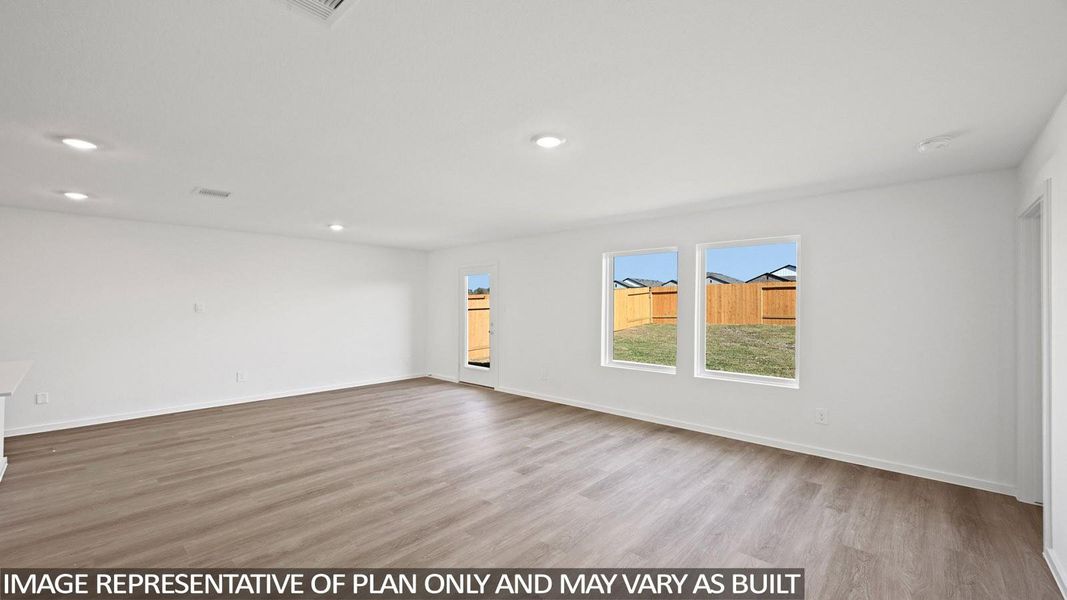 Spacious, unfurnished interior of a new home in Whitetail Run, Caldwell (Image 18).